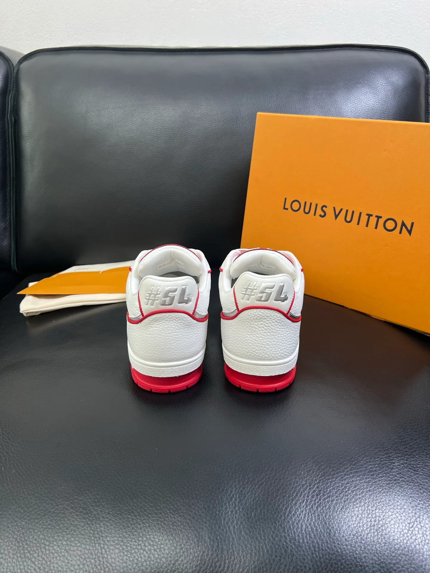 Men's shoes💰840 Lv 🔍Top purchasing agent🇮🇹 Louis Vuitton, the sports sneaker counter is synchronized, the uppers are imported from Italy, high-quality splicing colorful and complex crafts, the imported mesh padding is soft and comfortable, soles: original soles specially provided by the original factory, T men's men's shoes 💰U exclusive movable molded soles are super comfortable, original factory and single goods, 🔍🔍high quality, you can enter and leave the counter at will, welcome to compare, code number 39-44 (customized 38 45) 85878